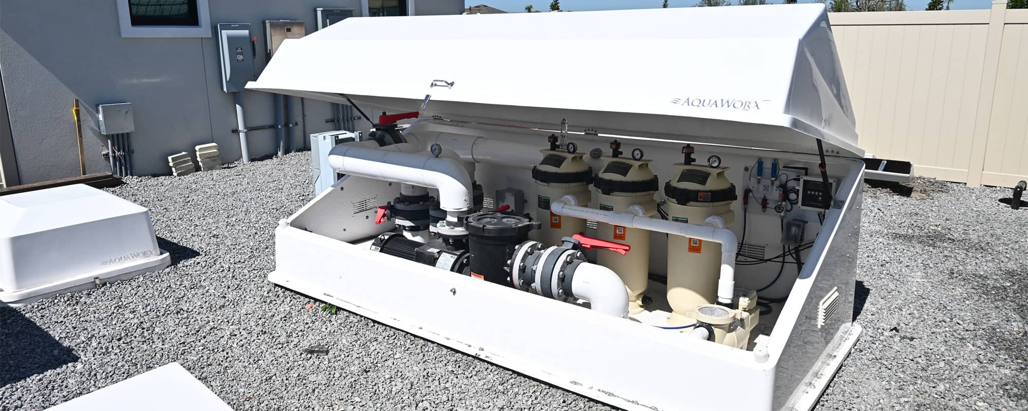 DE filtration system for commercial swimming pool